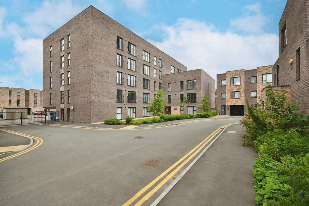 Enriqueta Rylands Close, Stretford Image