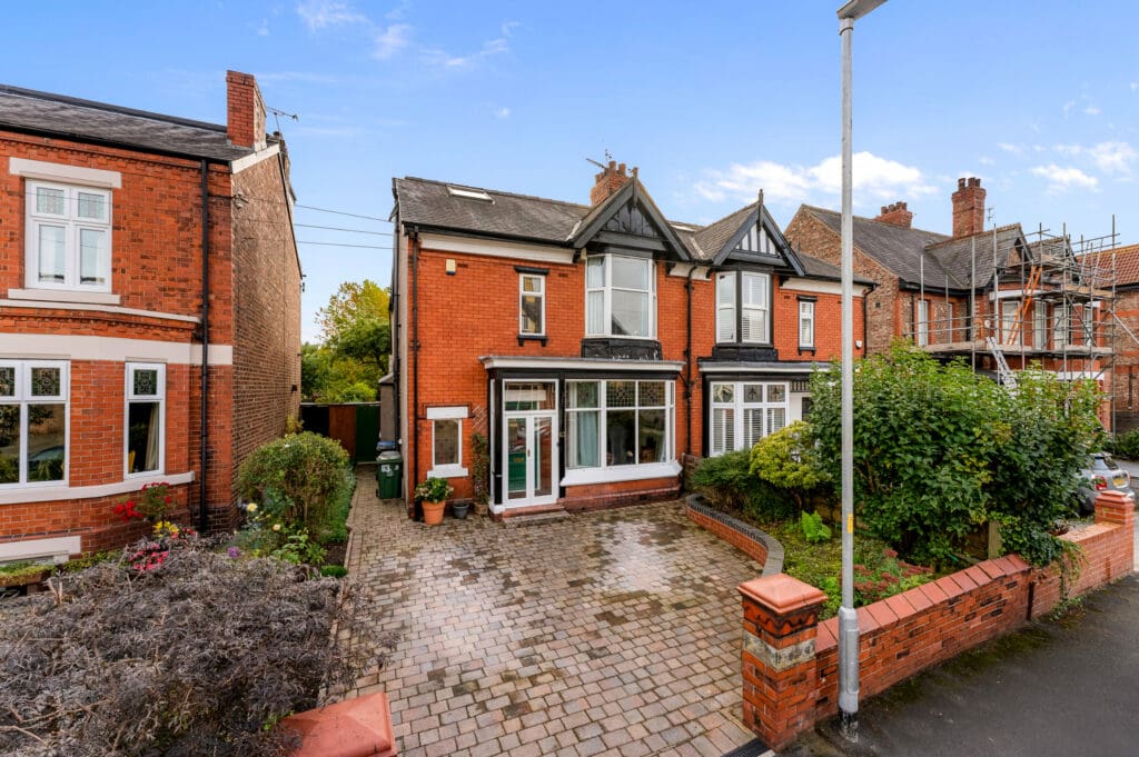 Queens Road, Urmston Image